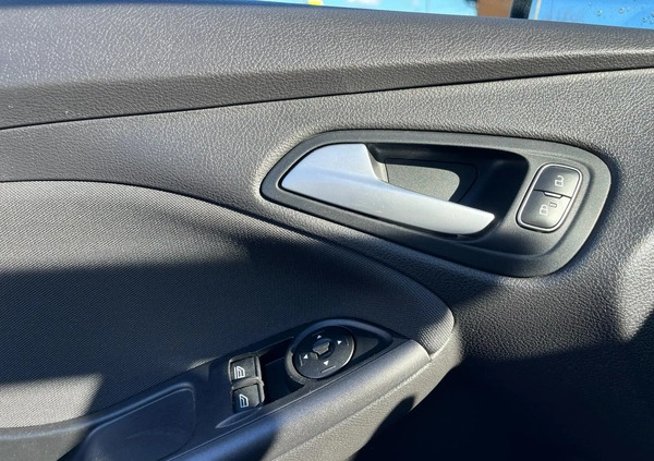 Ford Focus cena 28700 przebieg: 217830, rok produkcji 2014 z Sulechów małe 352